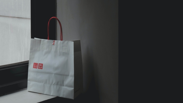 Unveiling the Elegance: White Paper Bags for a Timeless Touch