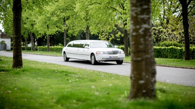 Taking the Stress Out of Travel: Limo Rentals Made Easy